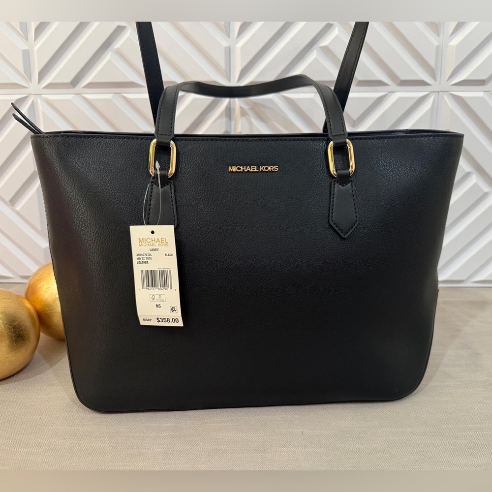 MICHAEL Michael Kors Laney Tote Bag with Zipper. New with tags